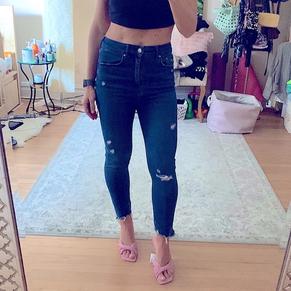 ZARA - Premium Denim Collection - high waisted distressed size 6 jeans - Picture 4 of 16